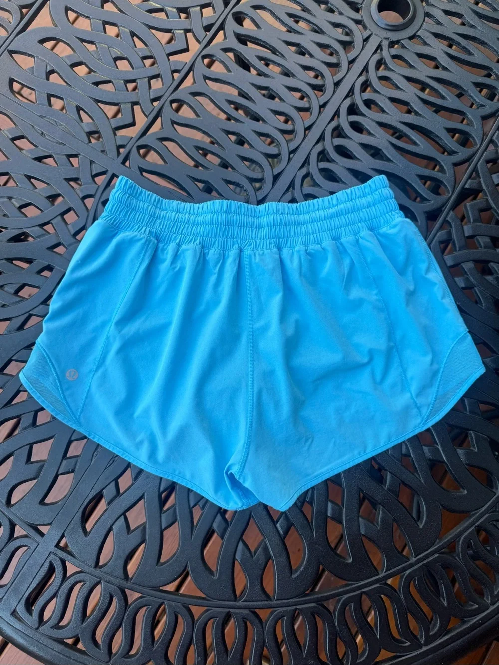 Lululemon Hotty Hot High Rise 2.5” shorts - Kayak Blue Light - Picture 2 of 3